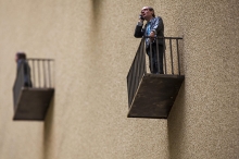 Isaac Cordal tworzy w Łodzi